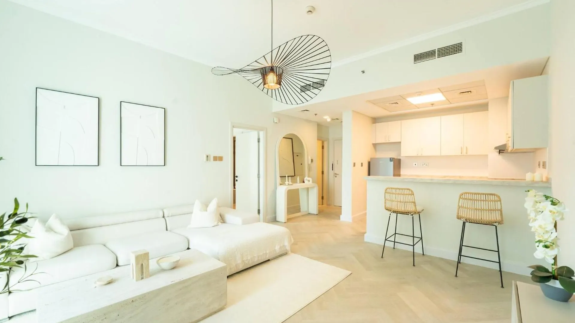 White Pearl 1Br Haven Marina Canal View Dubai