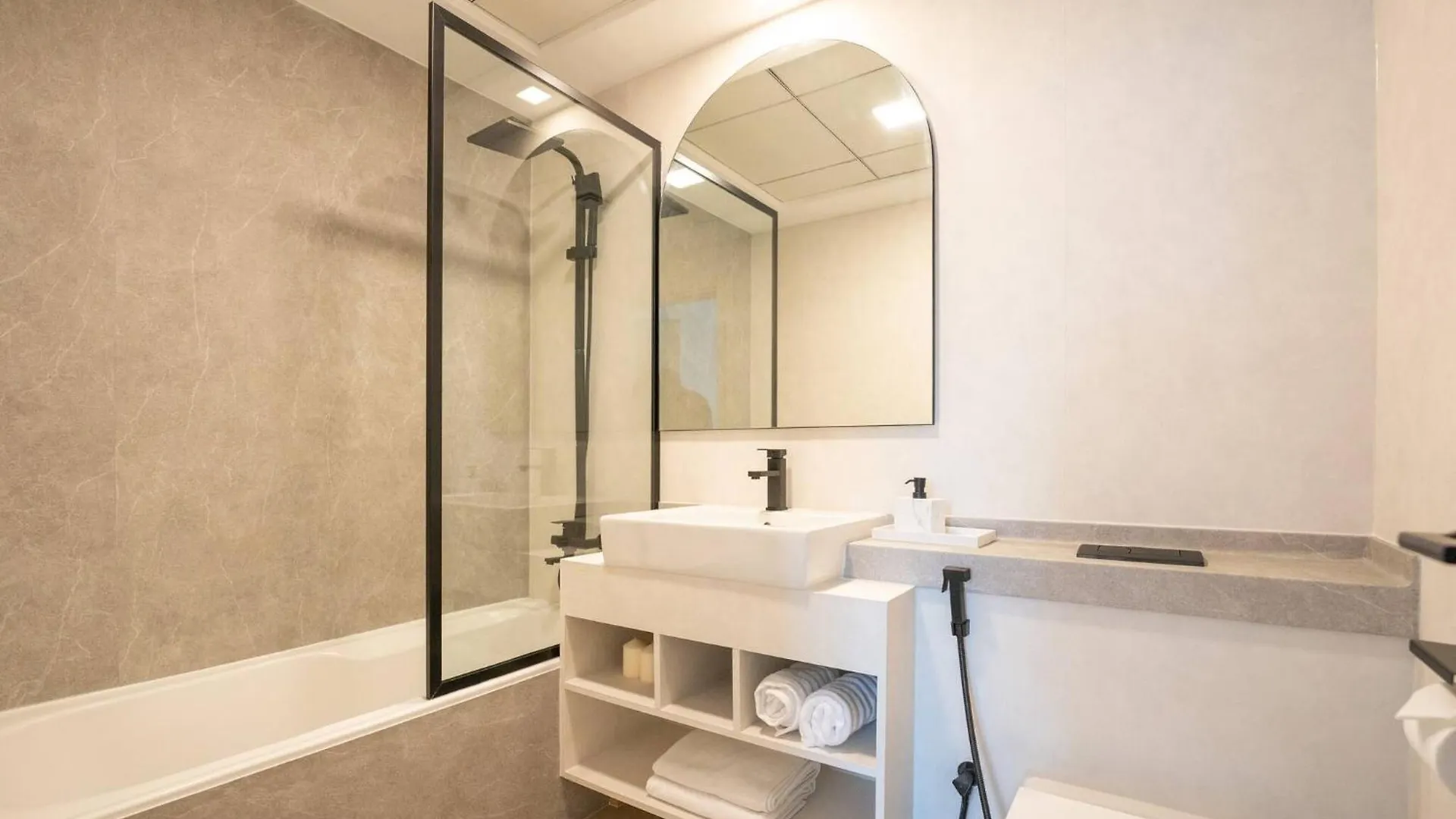 White Pearl 1Br Haven Marina Canal View Dubai 0*,