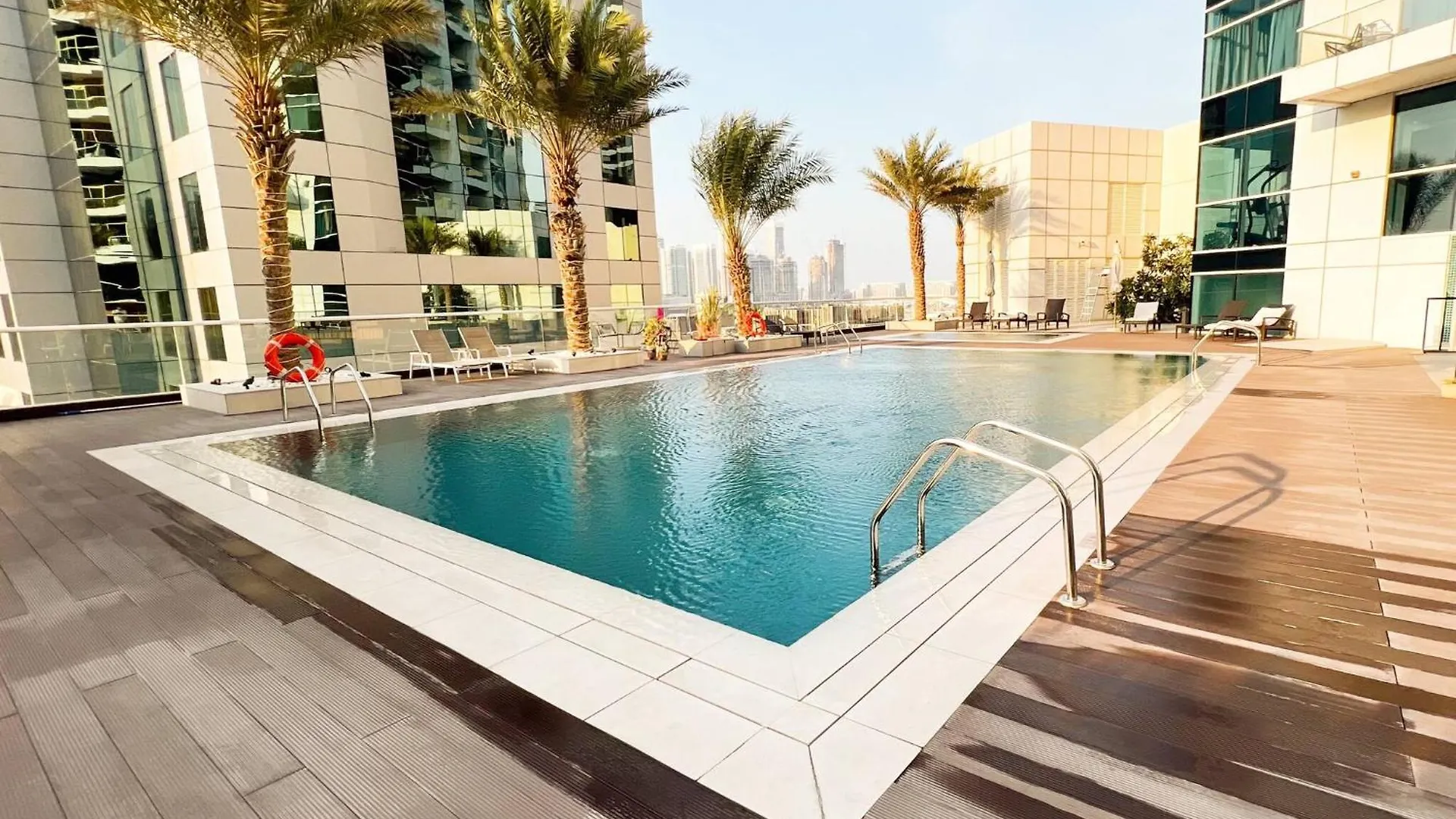 White Pearl 1Br Haven Marina Canal View Dubai United Arab Emirates